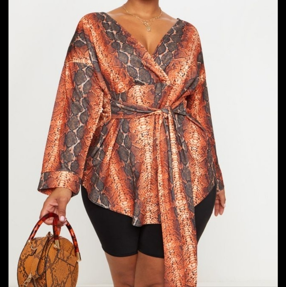 Like new PRETTYLITTLETHING 22 Orange Snakeskin Blouse